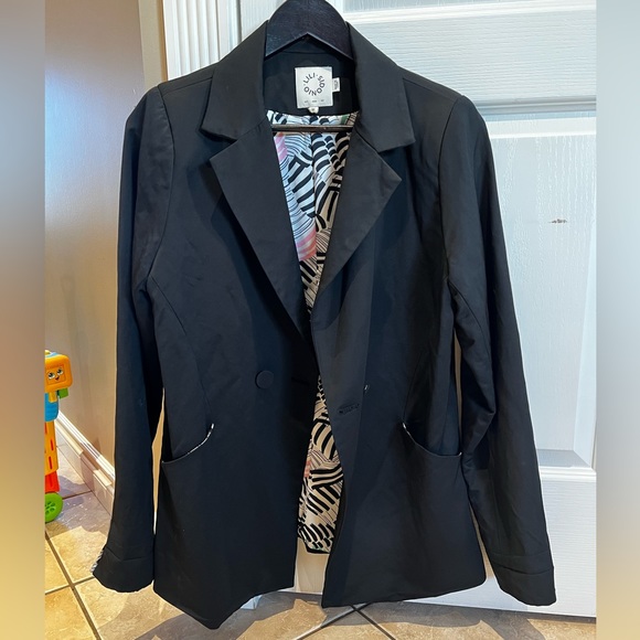 Blazer - Picture 1 of 7